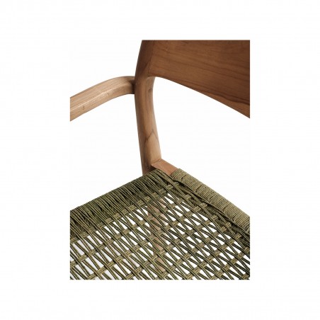 fi_2611_300012-AG-CLOSEUPCARREE